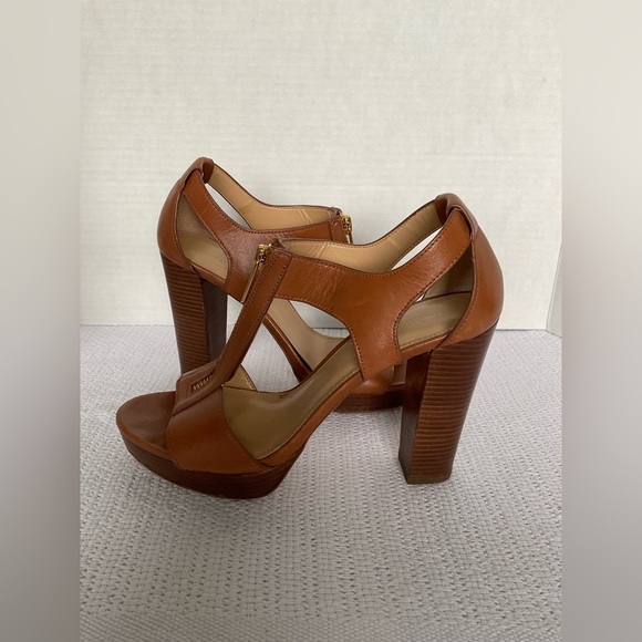 Michael Kors Brown Heeled Sandals with Gold Zipper - Picture 2 of 12